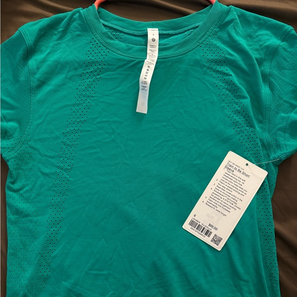 Lululemon Train to be short sleeve Kelley Green size 6 - Picture 2 of 4